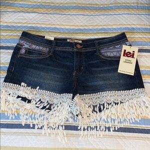 Levi lowrise Jean shorts